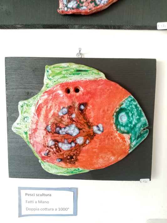 Pesce Arancione Pinne Verdi