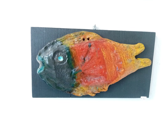 Pesce Muso Nero Scultura Ceramica Artistica Fatta a Mano su Legno | Casal dei Pruni Déco