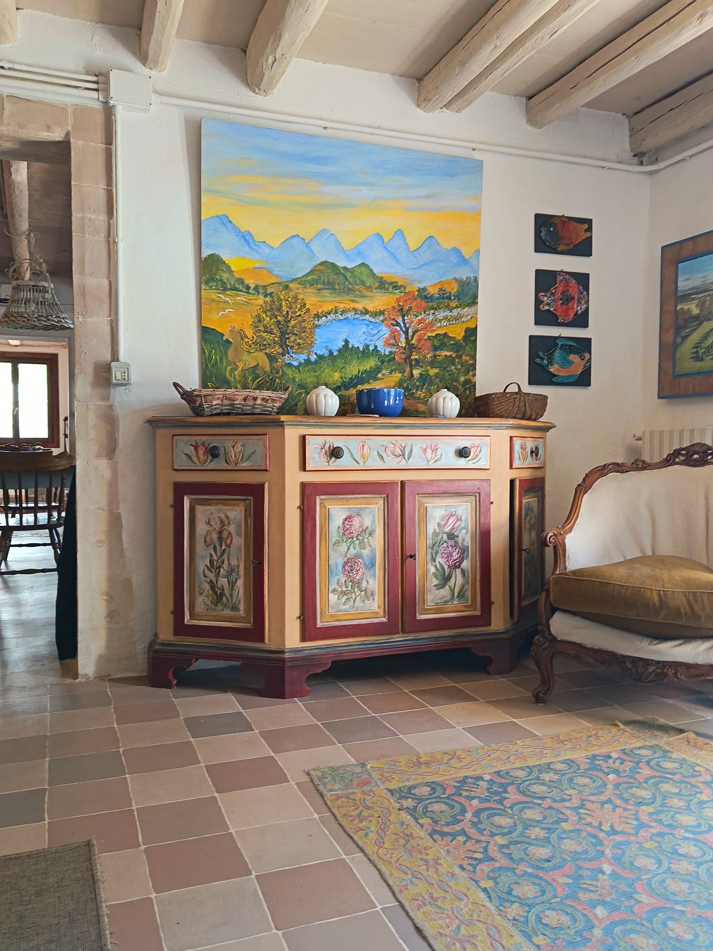 Credenza per cucina sala da pranzo, salone, decorata a mano con soggetti floreali, tulipani e peonie pezzo unico irripetibile. 