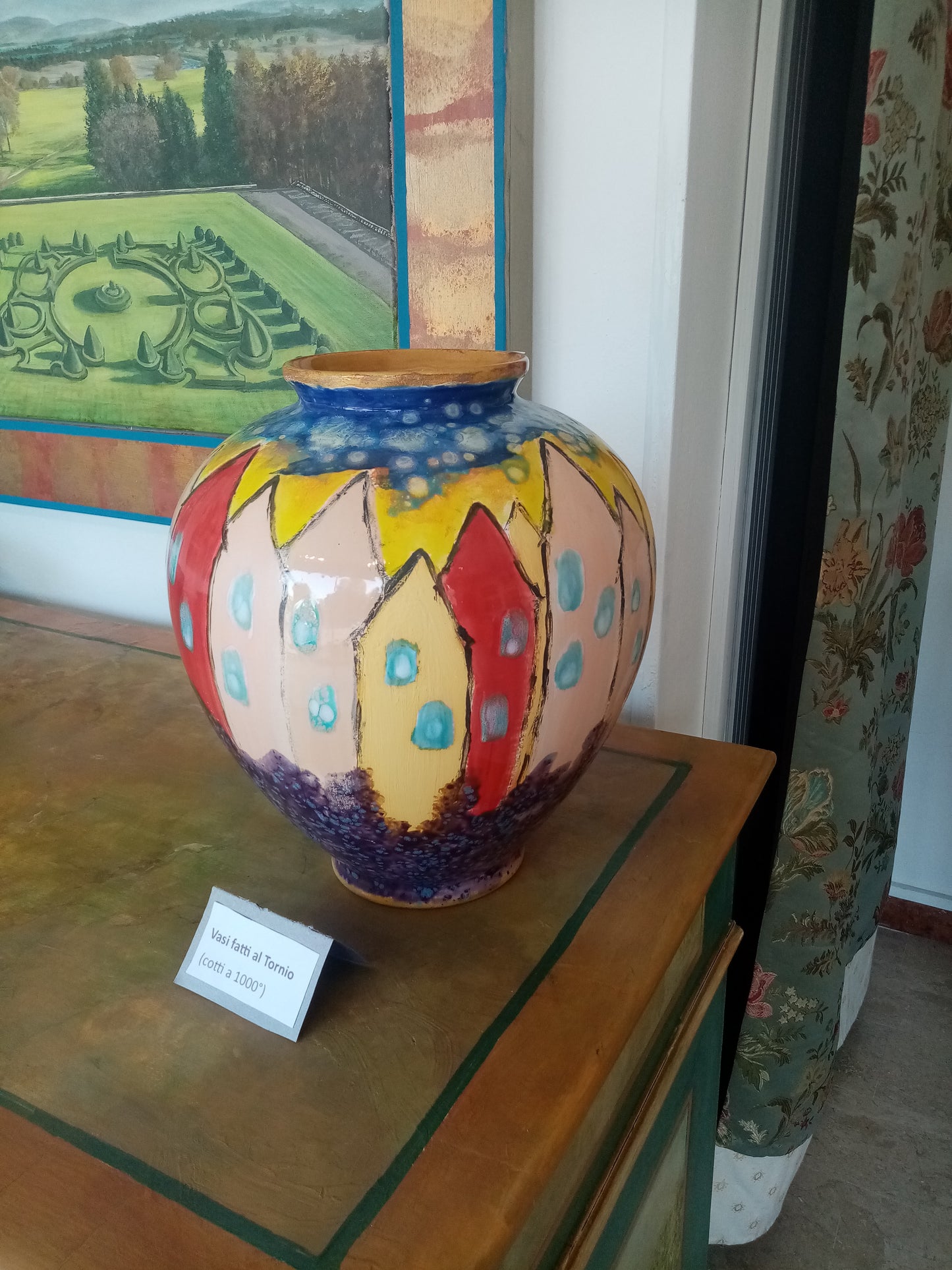 Vaso in Ceramica con Case Fatto a Mano al Tornio