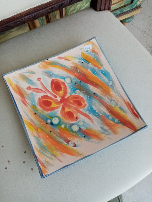 Piatto Quadrato Farfalla Rosa Azzurro - Ceramica Artistica Italiana, pezzo unico fatto a mano da un'artista artigiano, pièce unique réalisée à la main par un artisan artiste