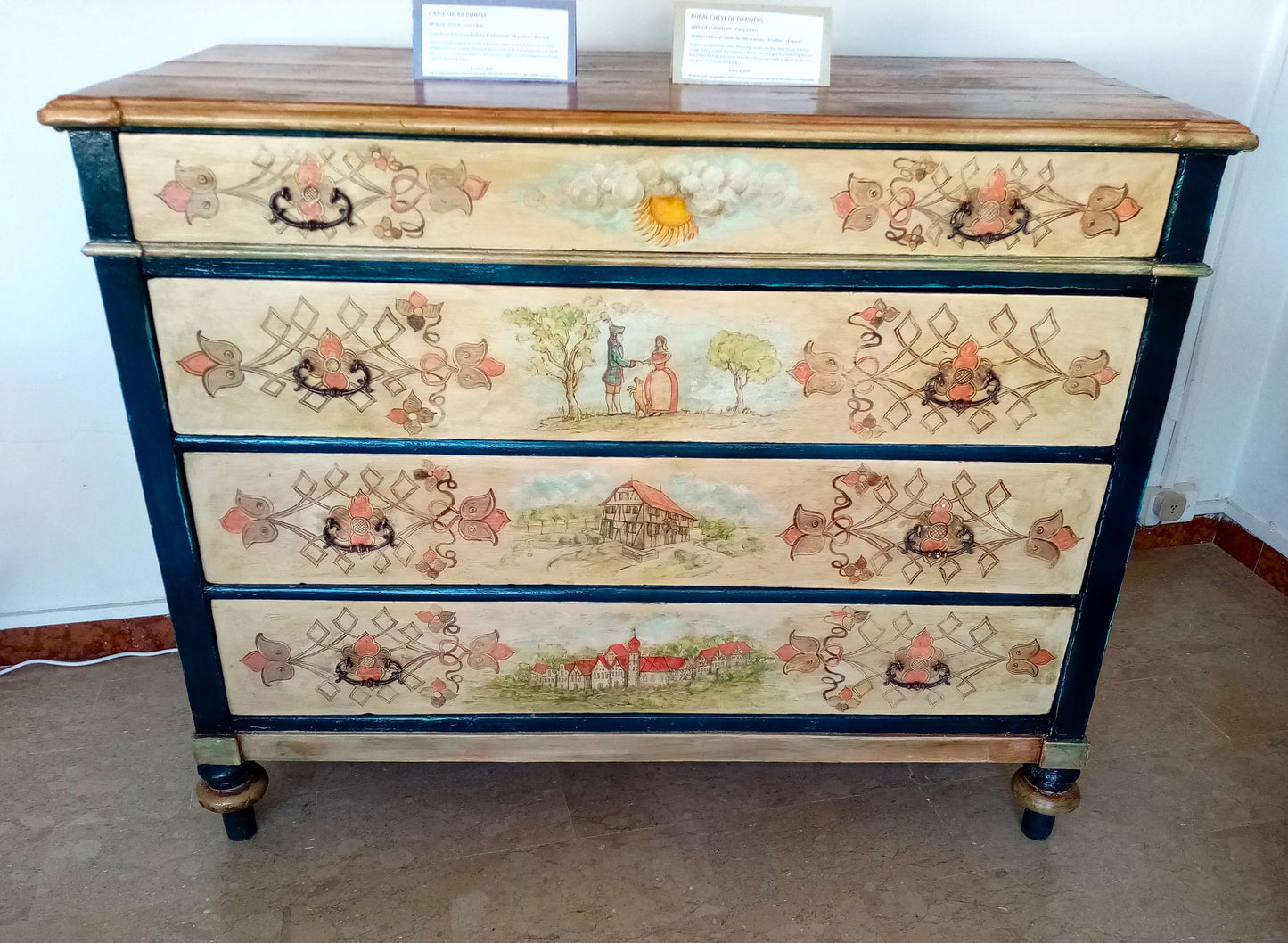 veduta completa decorazioni alsaziane tulipani matrimonio - Arte simbolica tradizionale 1700