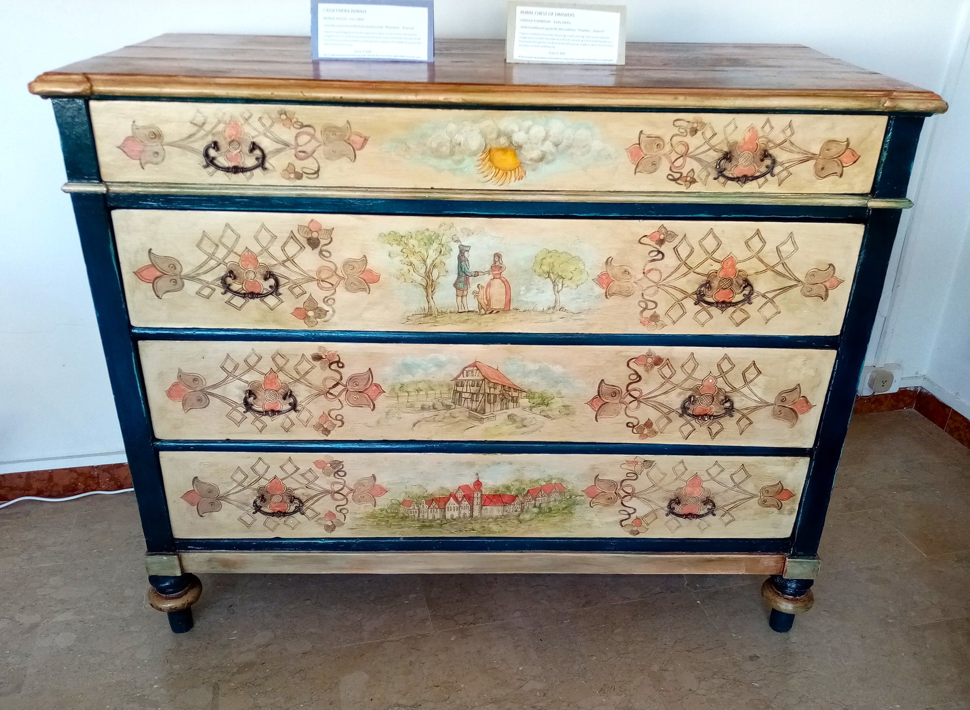 veduta completa decorazioni alsaziane tulipani matrimonio - Arte simbolica tradizionale 1700