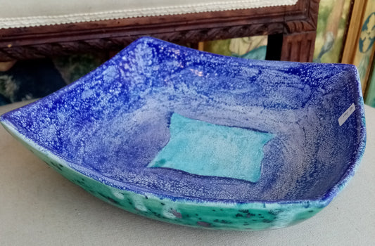 handmade blue square bowl plate, entirely handmade with two firings at 1000°, unique ceramics, fatto completamente  a mano con due cotture a 1000°, ceramiche uniche