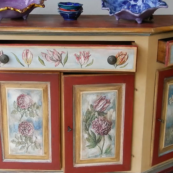 Credenza, madia stile veneto, decorazioni pittoriche, artigianato artistico, mobile decorato a mano, da Lorenzo Usicco, peonie, tulipani, gigli
