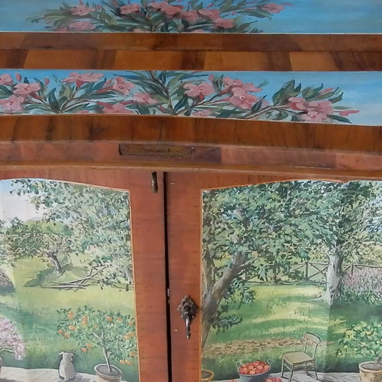 Secretaire intarsiato con paesaggi decorazioni realizzate a mano, artista pittore e decoratore Lorenzo Usicco, la casa dell'artista, arte italiana artigianato artistico