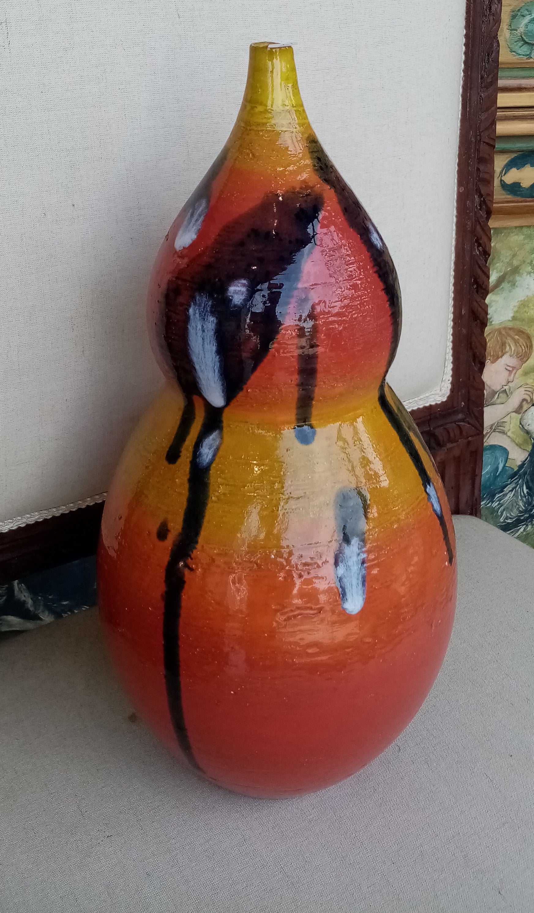 forma modernissima e classica colori caldi , ceramica artistica e artigianale, forma a zucca, pezzo unico
